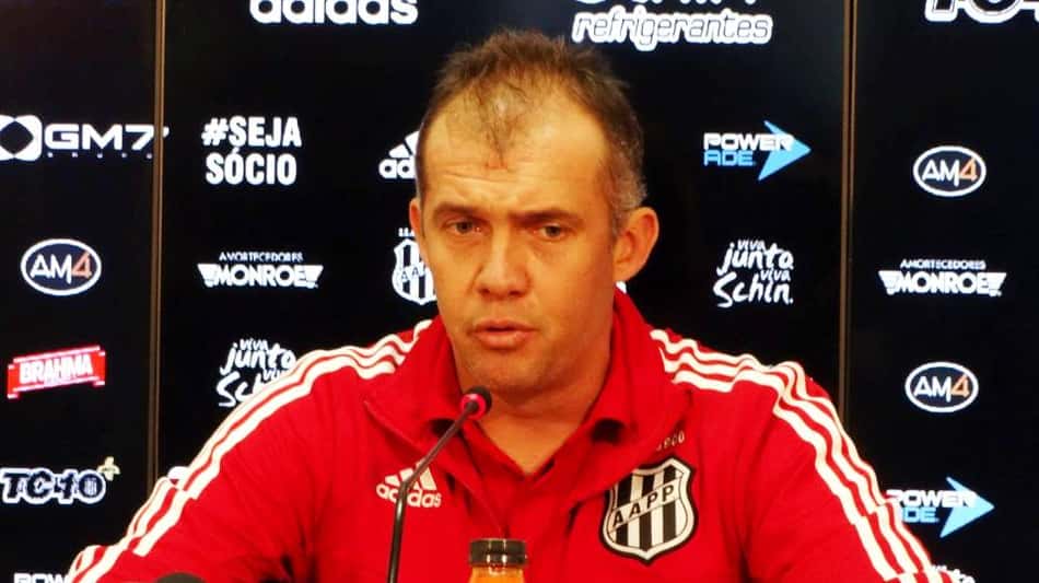 Eduardo Baptista crê que resultado contra Chape foi justo