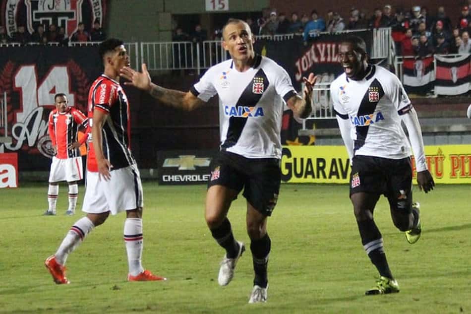 Nome do Vasco, Leandrão destaca gols em reestreia como titular