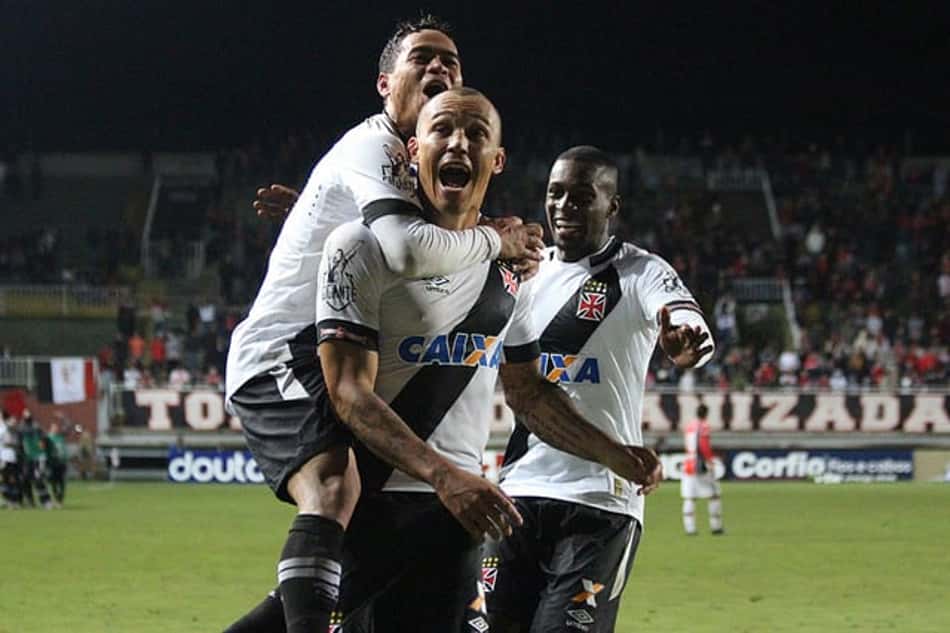 ATUAÇÕES: Leandrão volta ao time titular e é o herói do dia no Vasco