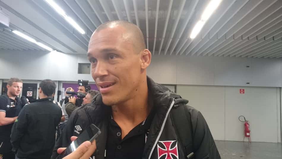 Em reapresentação, Leandrão diz que 'aumenta responsabilidade' busca do Vasco por mais um centroavante