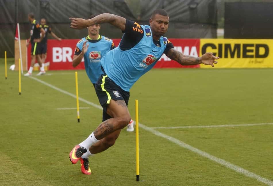Walace tem um trunfo para ser titular na Seleção: conhece Guerrero