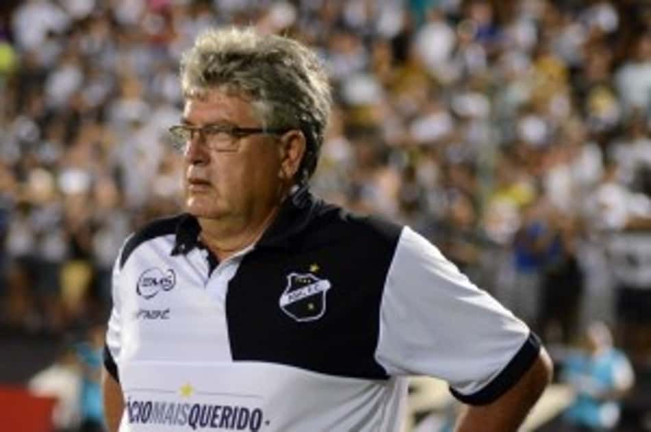 Sondado pelo Avaí, técnico Geninho decide permanecer no ABC-RN