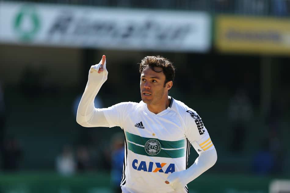 Kléber garante: "O Coritiba vai brigar pelo título da Sul Americana".