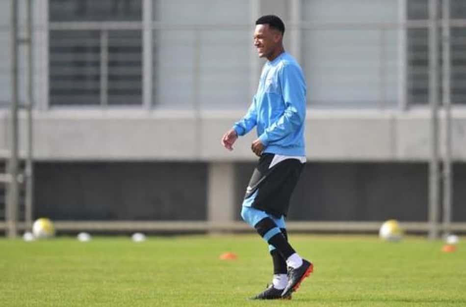 De olho na Chape, Grêmio define equipe com jovem entre os titulares