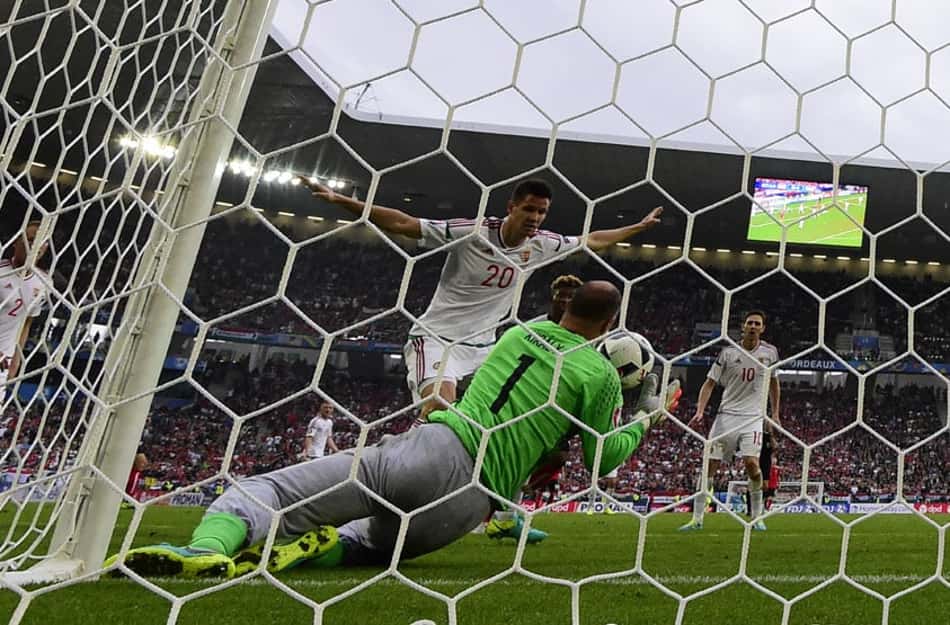 Goleiro da Hungria torna-se o mais velho a jogar uma partida da Euro