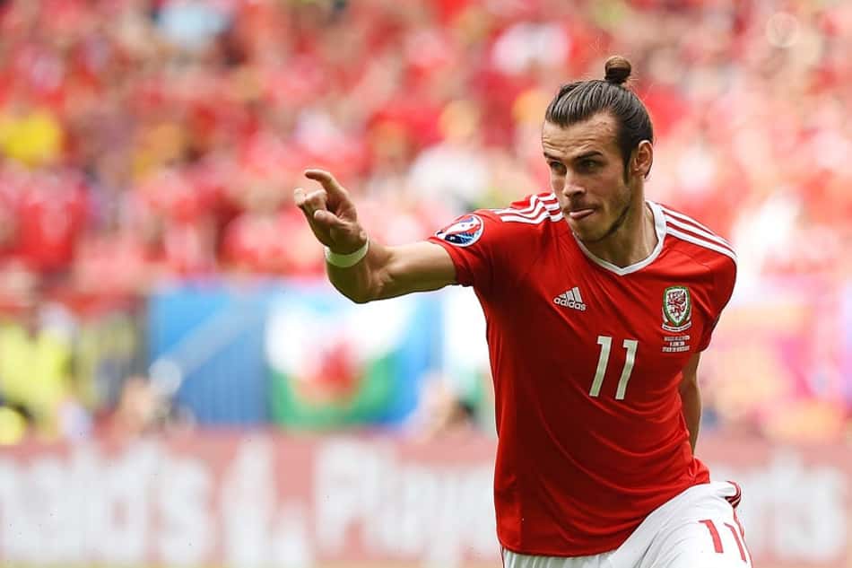 Bale alfineta rival e diz que nenhum inglês teria vaga em País de Gales