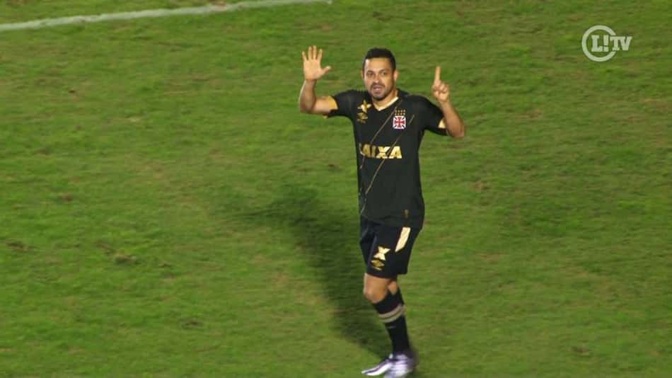 VÍDEO: Após quase três anos, Eder Luis volta a marcar e desabafa: 'São seis anos aqui!'