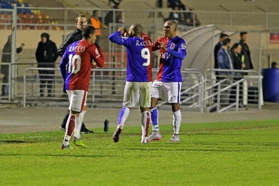 Paraná afasta crise, e vence Goiás na Vila Capanema