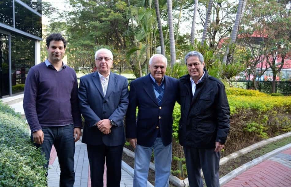 Diretor do São Paulo blinda elenco e diz: 'Planejamento precisa melhorar'