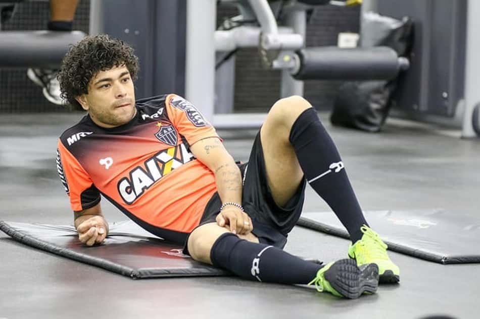 Luan promete empenho na final, mas não quer comemorar se for campeão