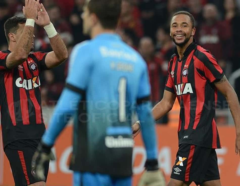 Contra Grêmio, Autuori destaca "melhor jogo" do Atlético-PR nesta Série A