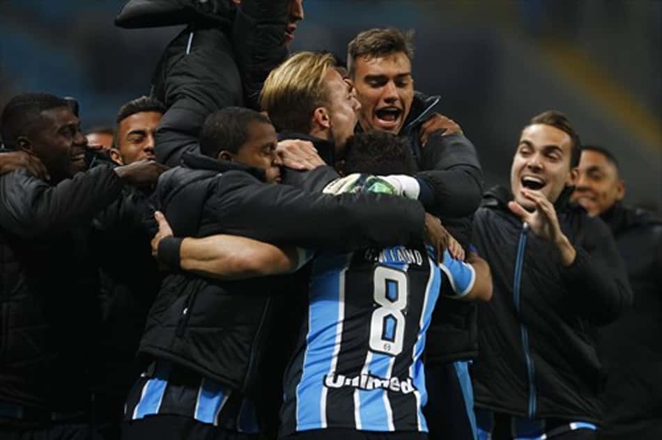 No Grêmio, Roger exalta entrega de jogadores na vitória sobre o Santos