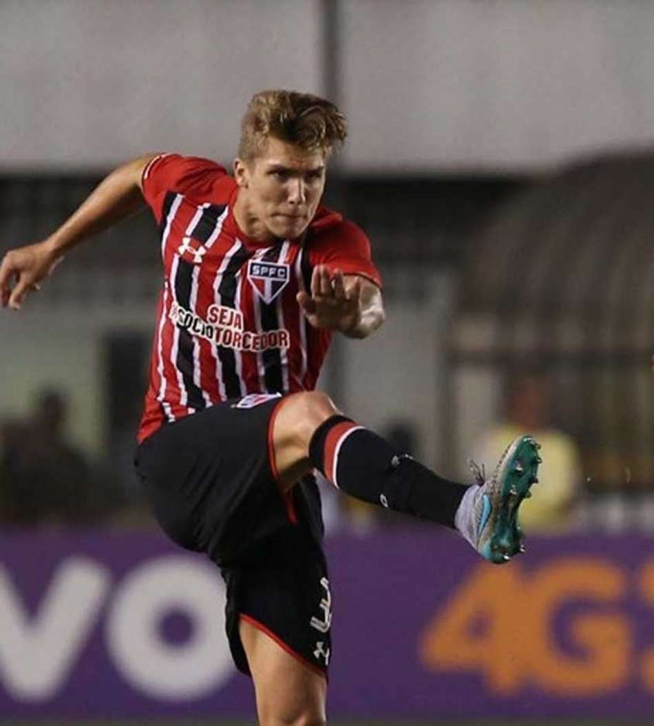 Com a bênção dos 'deuses', Lyanco tenta engrenar de vez no São Paulo
