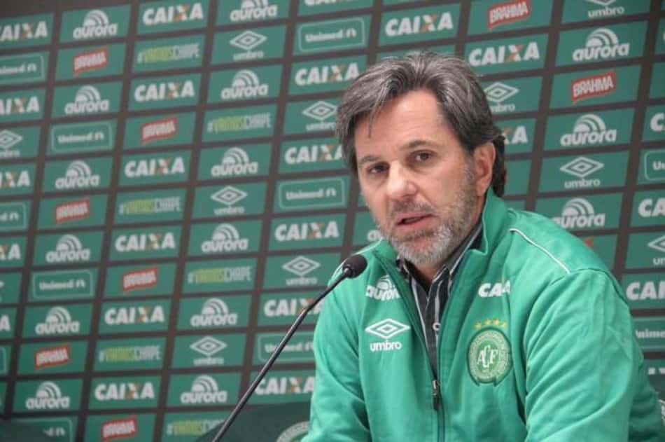 Caio Júnior pede Chapecoense organizada defensivamente