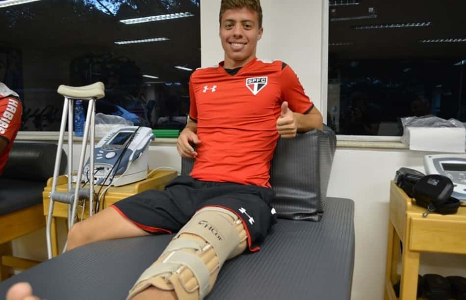 Dois meses após cirurgia, Lucas Fernandes busca paciência no Reffis