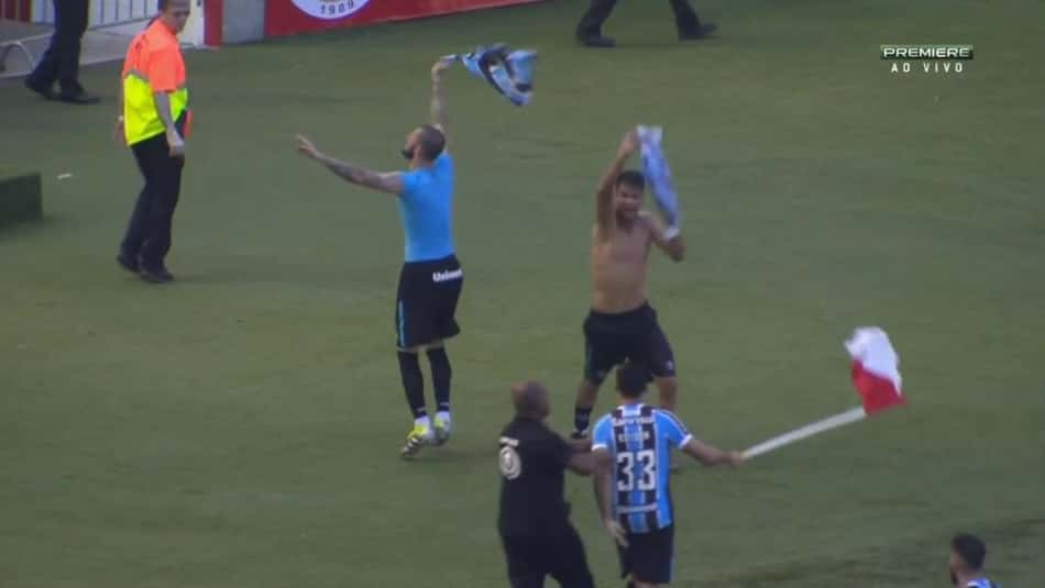 Edílson nega desrespeito ao Inter em comemoração: 'Provocação sadia'