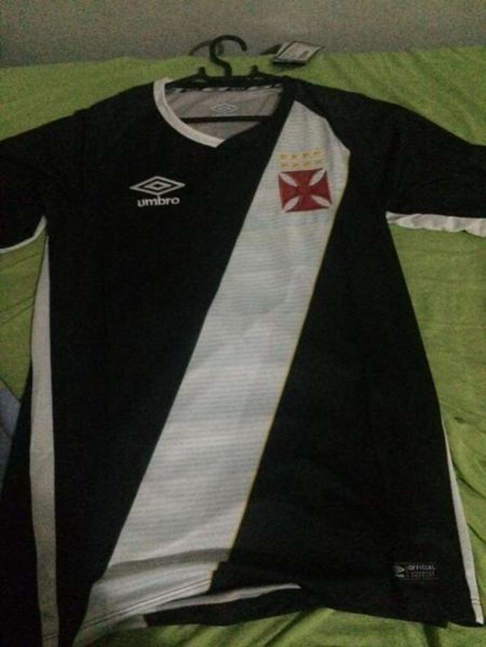 Suposta nova camisa do Vasco cai na internet. Confira imagens!