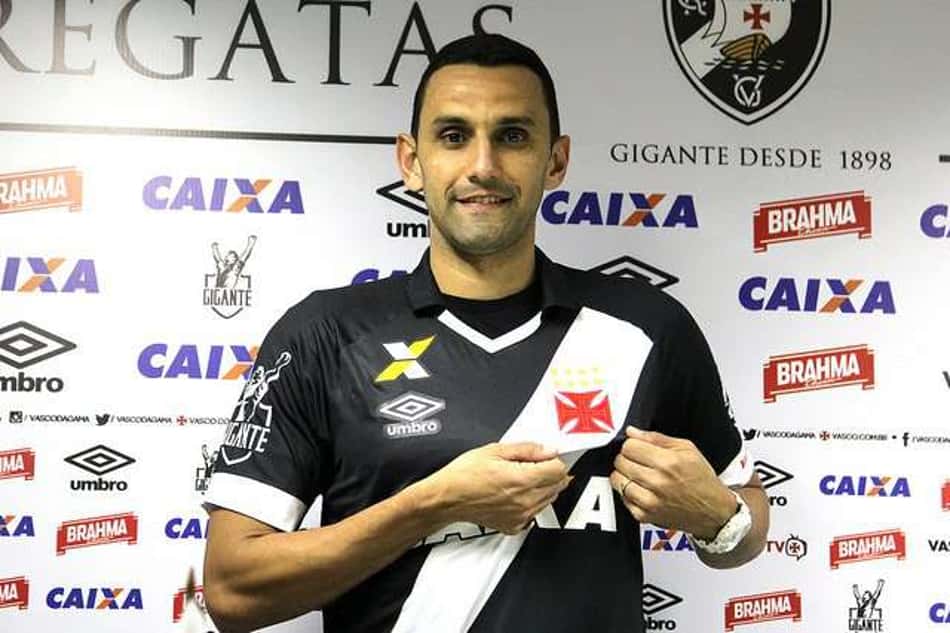 Rafael Marques é apresentado no Vasco e ressalta a grandeza do clube
