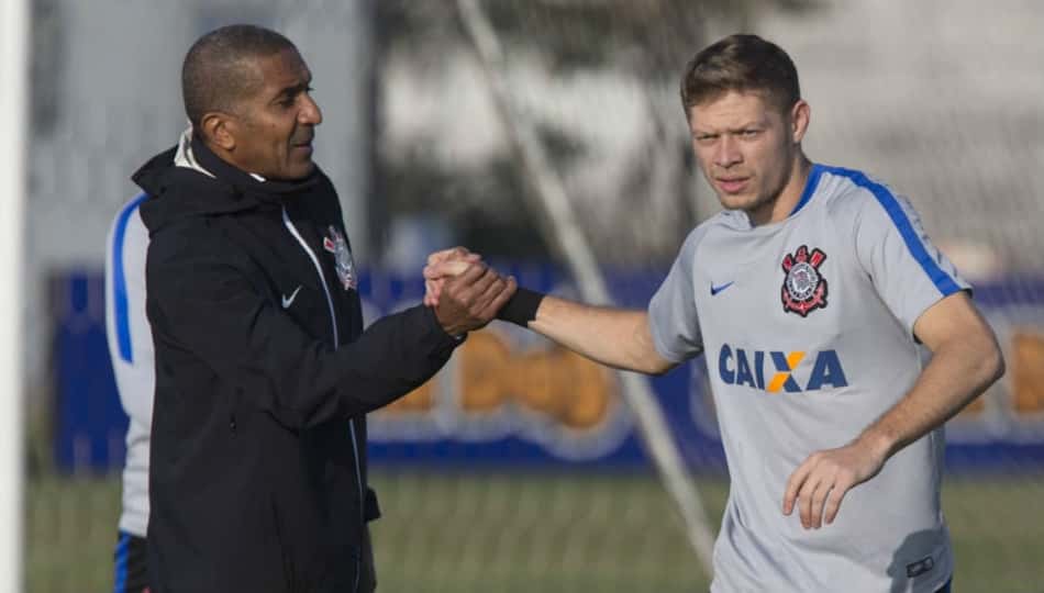 Cristóvão celebra Timão 'sem ruídos' e banca permanência de Marlone