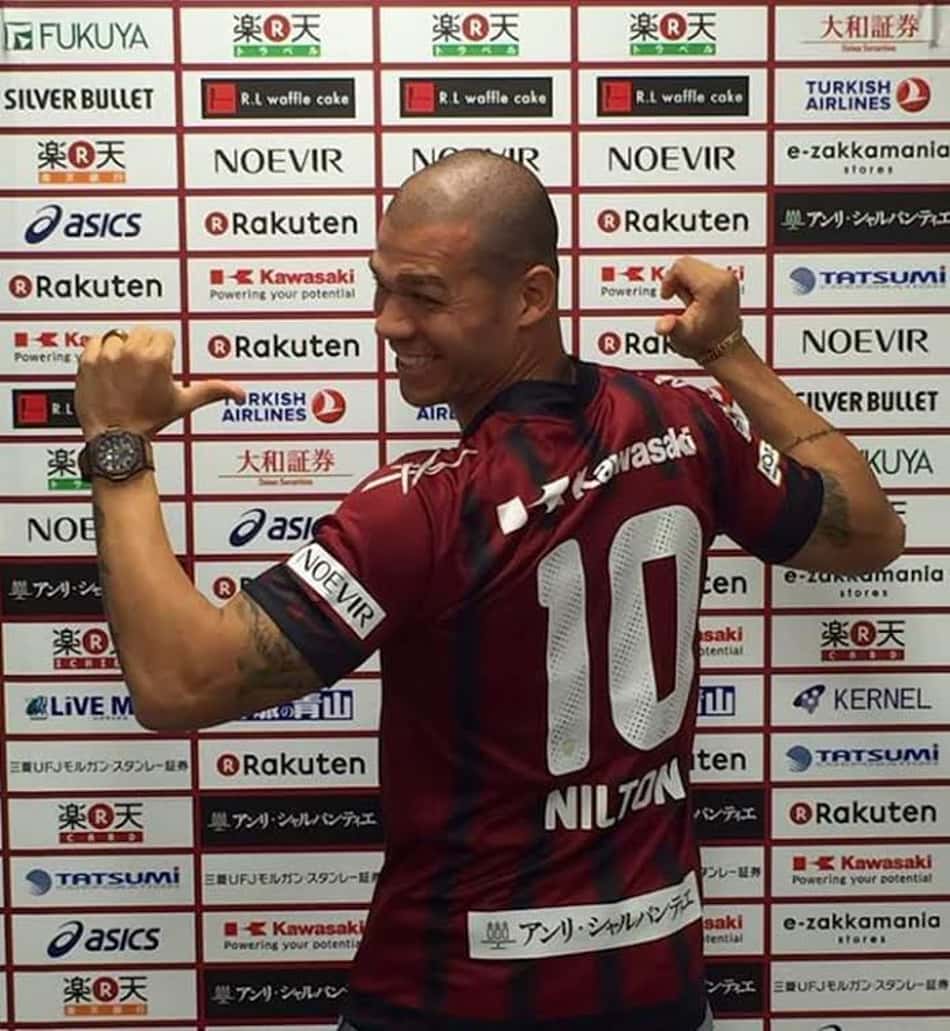 Nilton veste a camisa 10 no Japão e fará estreia pelo campeonato do país