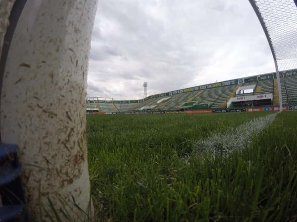CBF adia Chape x Grêmio para quinta-feira, na Arena Condá