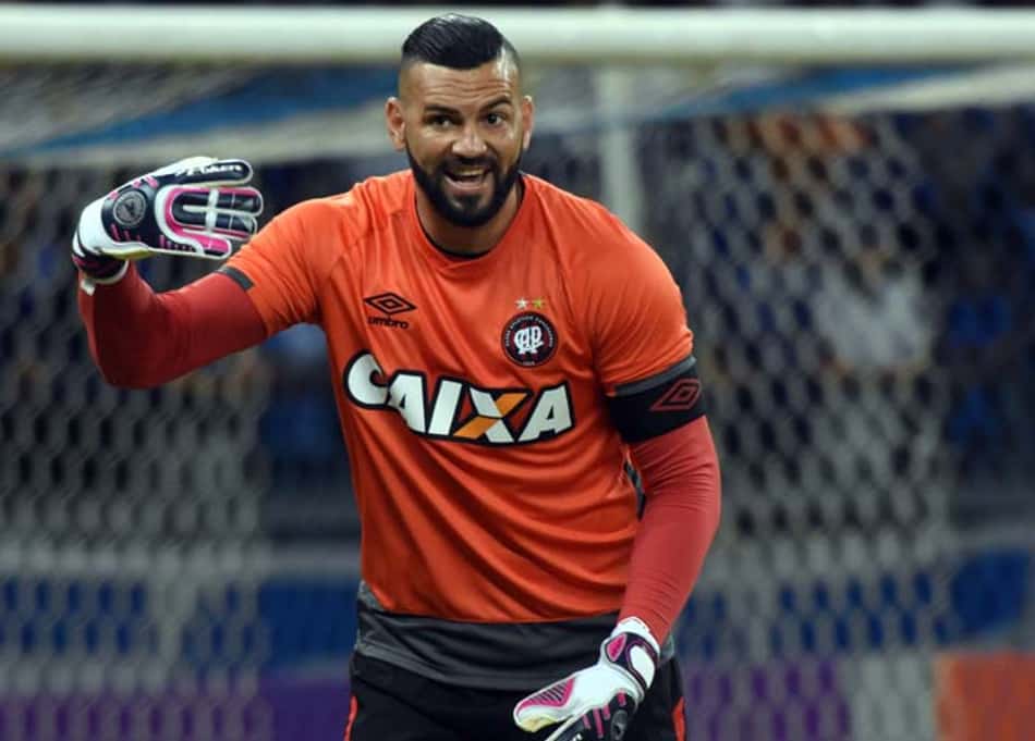 Novo goleiro da Seleção, Weverton tem números impressionantes pelo Atlético-PR