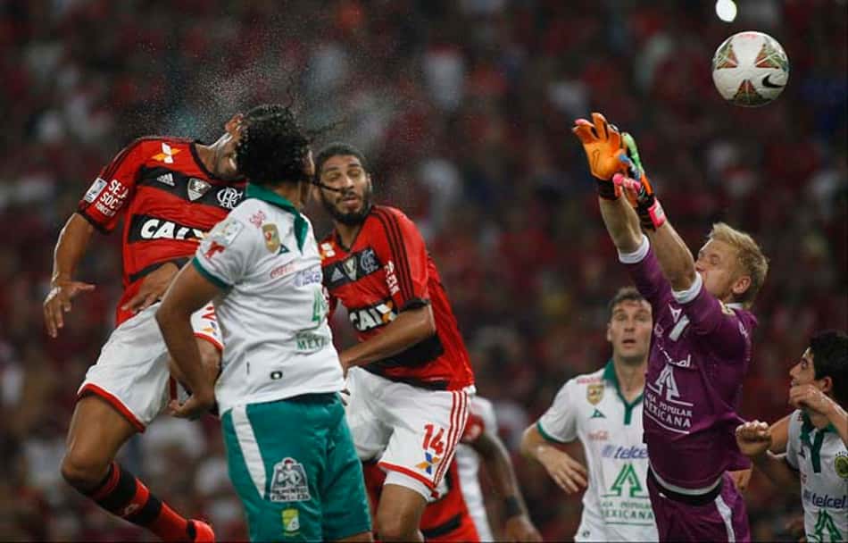 09/04/2014 - Flamengo 2 x 3 León, na Libertadores