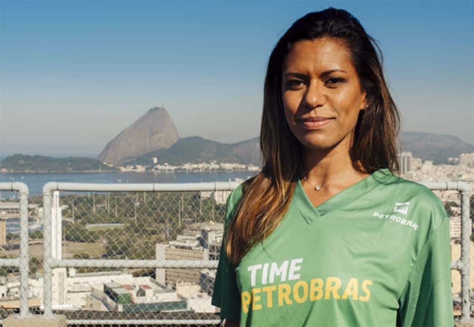8h30 - Taís Rochel (foto) e Ana Beatriz Bucão estreiam nas disputas individuais da esgrima florete 