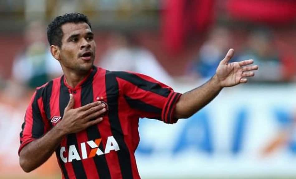 Ederson é regularizado pelo Vasco no último dia da janela internacional