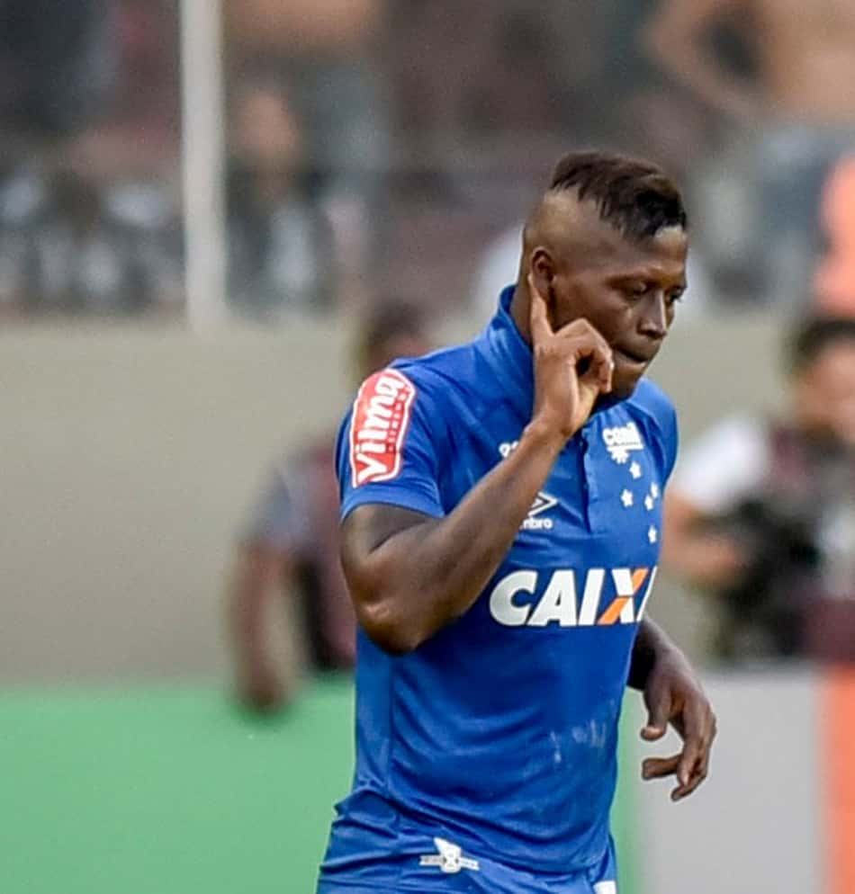 Riascos celebra liminar que permite rescisão contratual com o Cruzeiro