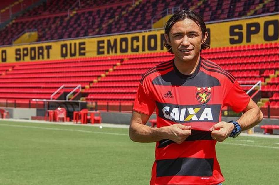De malas prontas! Sport oficializa a contratação de Apodi
