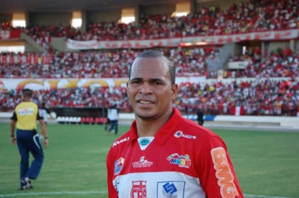 Aloísio Chulapa relembra episódio com Ronaldo Fenômeno em Paris: 'Tomamos 13 garrafas de champanhe'