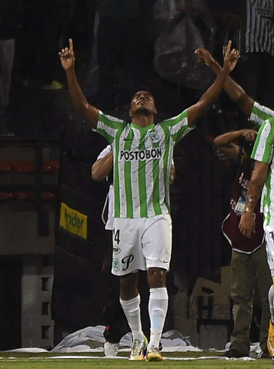 Apesar de regularizado, Ruiz terá que esperar duas semanas para estrear