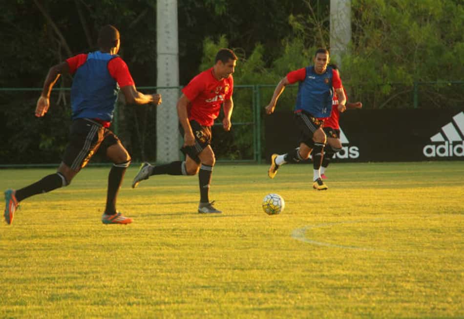 Rodrigo Mancha deve ganhar uma nova chance no Sport