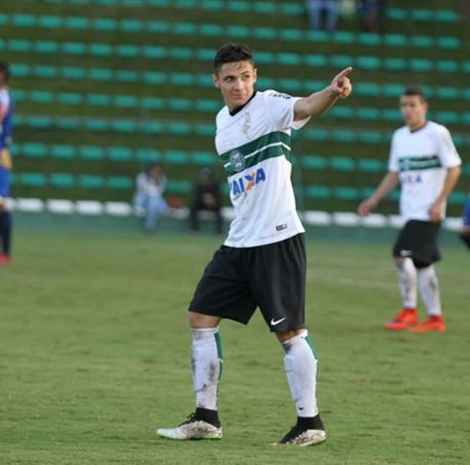 Com prata da casa na vaga de Juan, Coritiba tenta espantar crise contra Santa Cruz