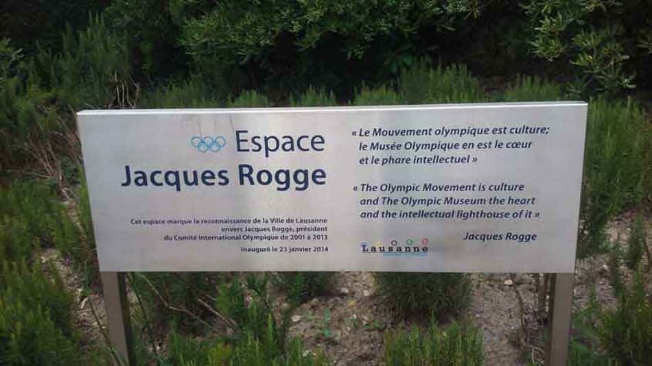 Museu Olímpico do COI, em Lausanne, Suíça, inaugurado em 2014, homenageia ex-presidente da entidade, na entrada 