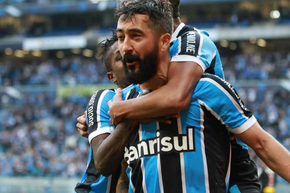 Com jeito de Roger, Grêmio quebra tabu contra o São Paulo na Arena