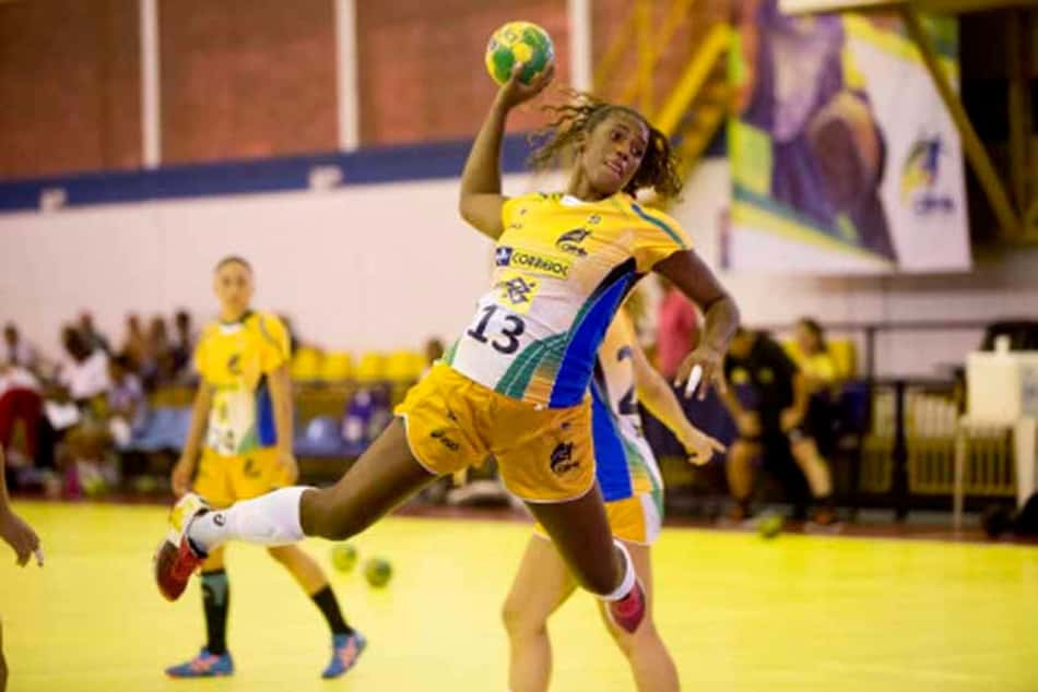'Pode contar com a nossa medalha', diz caçula do handebol feminino