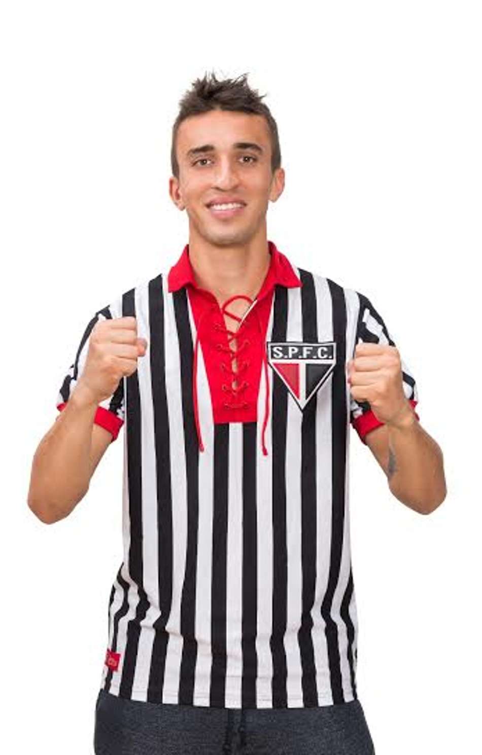 Com Schmidt de modelo, loja do São Paulo homenageia passado do clube