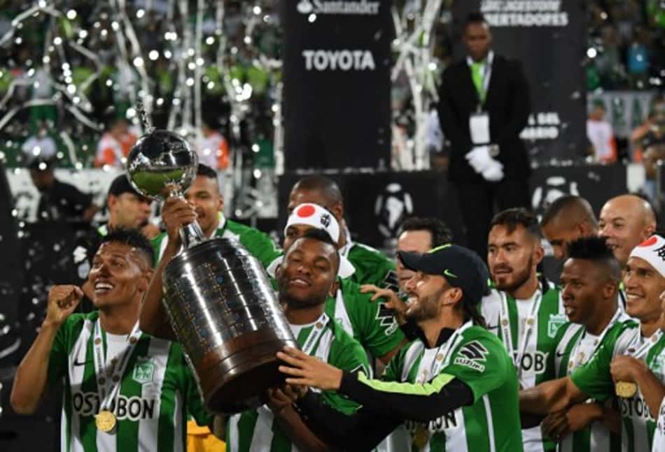 Confira as fotos da festa do título do Nacional após vencer a Libertadores