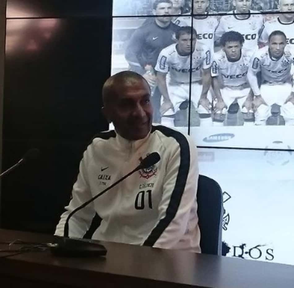 Cristóvão confirma: Fagner e Elias serão titulares do Timão no domingo