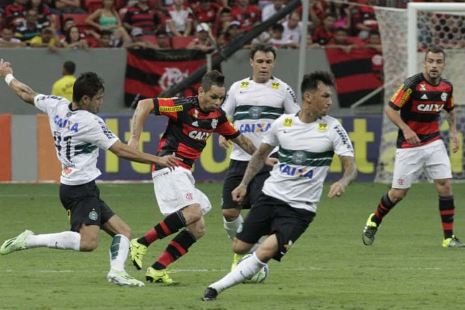 Última vitória como visitante do Coritiba contra o Flamengo foi por dois gols de vantagem