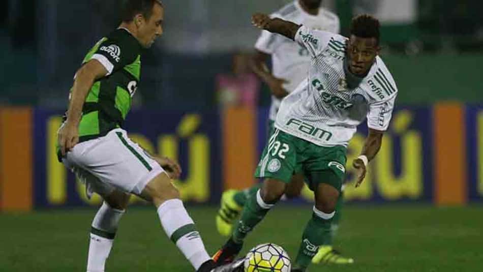 Presidente da Chapecoense se revolta após pênalti: 'Brasil não tem solução'