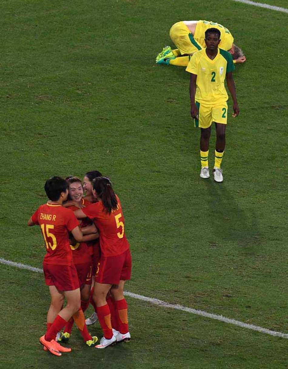 China bate a África do Sul e embola grupo do Brasil no futebol feminino