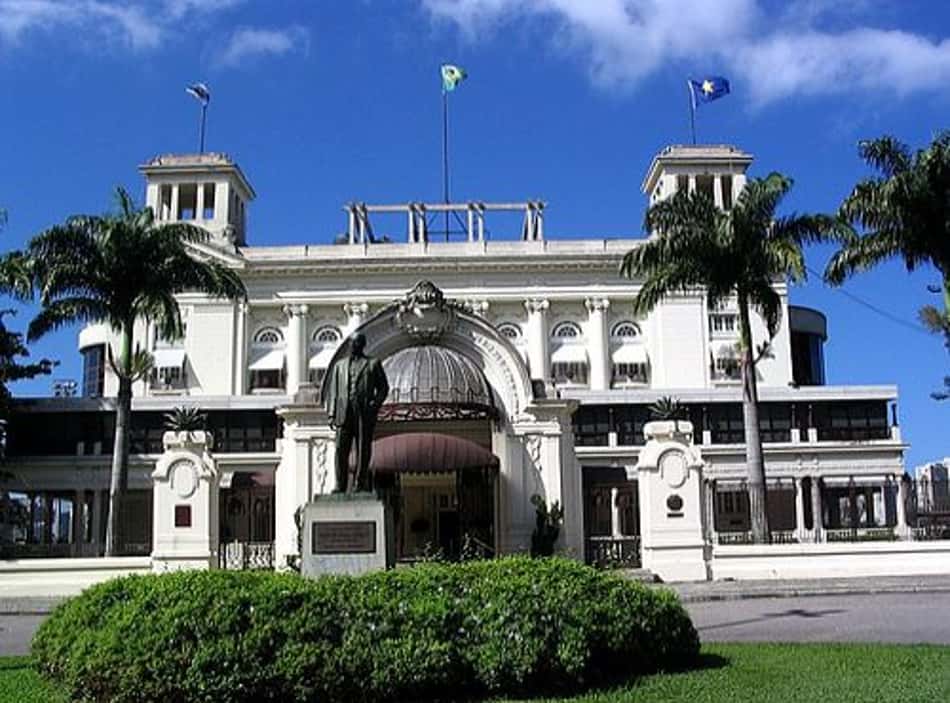 Dez páreos na noturna de segunda na Gávea