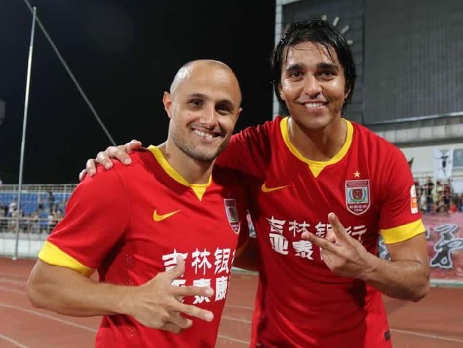 Atacante brasileiro espera manter boa fase na China contra vice-líder