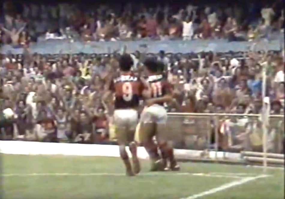 Em 1988, o Flamengo mostrou sua superioridade no 'duelo de Zicos', vencendo por 2 a 1 no Maracanã 