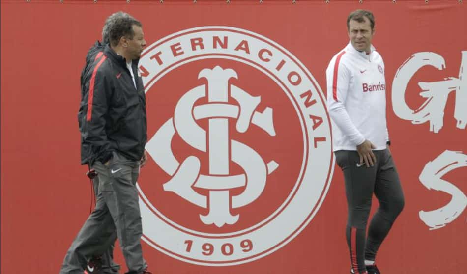 Para Celso Roth, Internacional se encontra em uma 'ladeira perigosa'