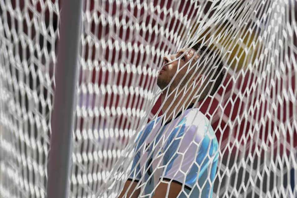Ex-São Paulo, atacante Calleri é anunciado pelo West Ham