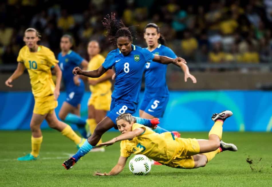 Após vitória na estreia, Brasil encara a Austrália, algoz da última Copa